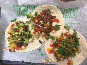 Tacos med olika fyllningar och såser